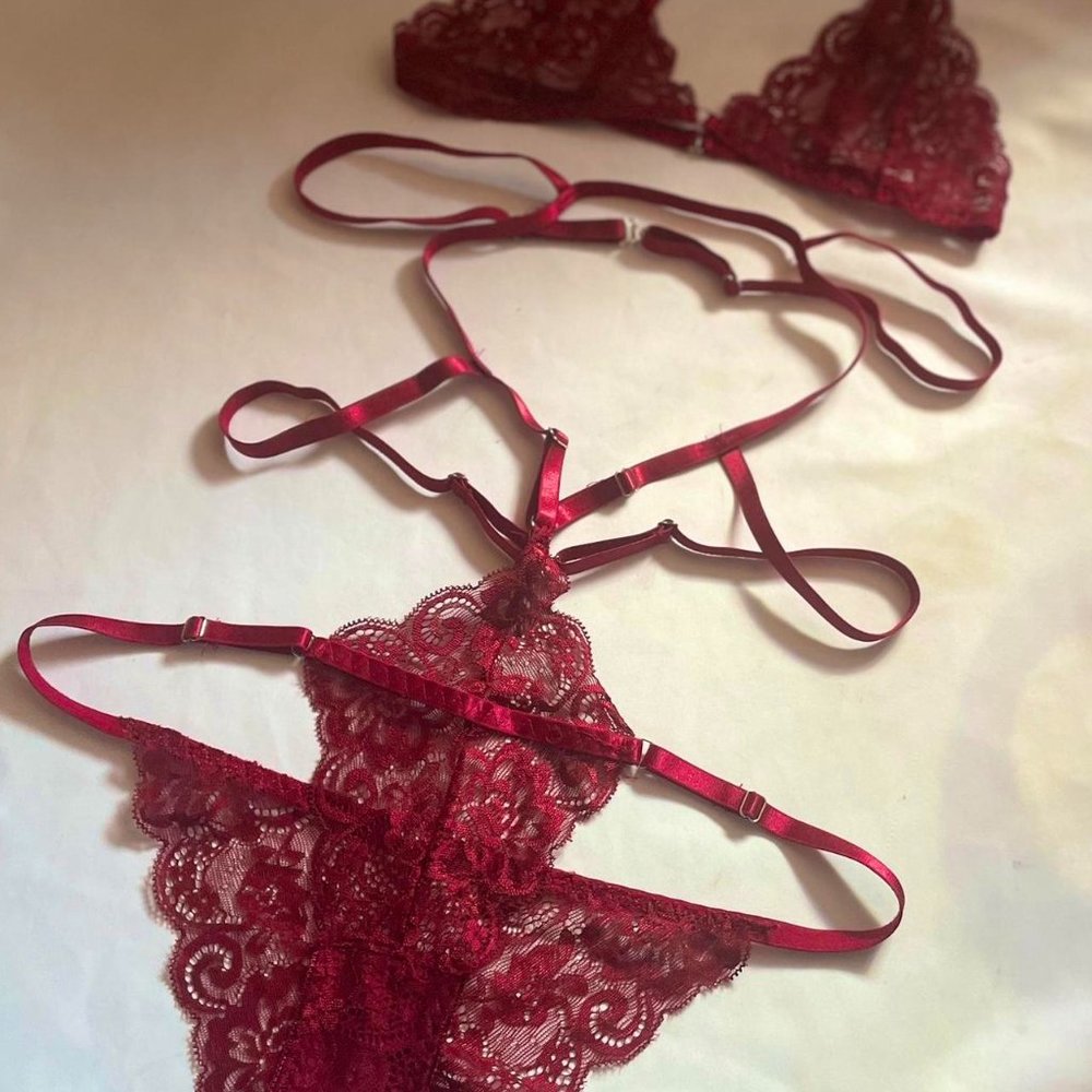 RED TWO PIECE LACE LINGERIE SET WITH UNIQUE CUTOUTS BONDAGE BRALETTE